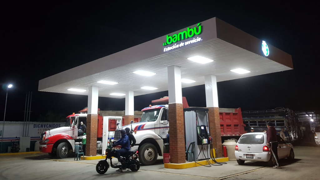 Rotulación completa de estación de servicio el bambú , rotulación de alta calidad para gasolinera.