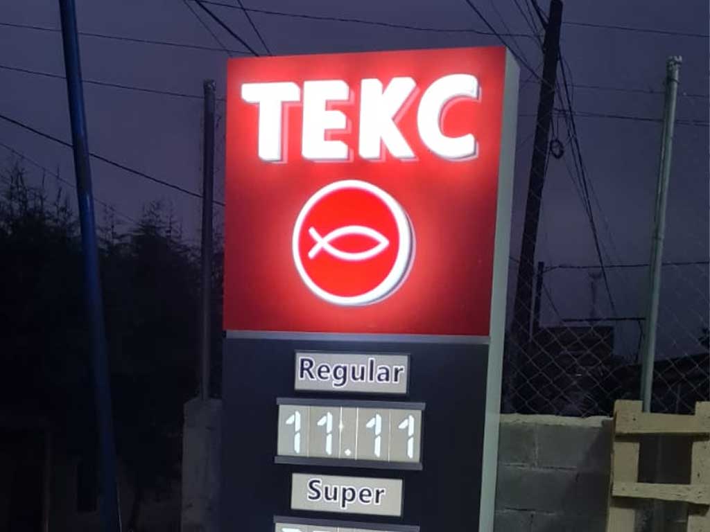 tótem estación Tekc 